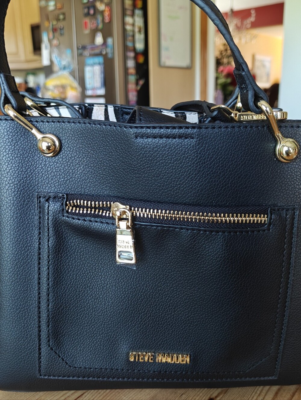 New Steve Madden Black Pebbled Crossbody Purse with Gold Accents